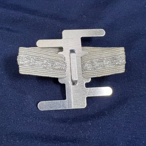 Set Of 30 Silver Wristlet Corsage Clips With Elastic Bands For Floral Arrangemen - Picture 1 of 4